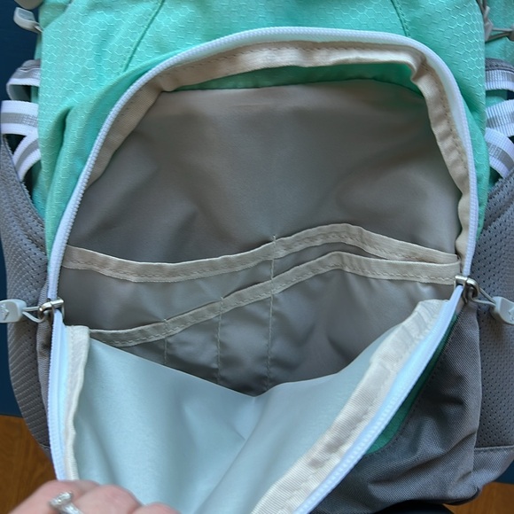 High Sierra Swoop SG Backpack Aquamarine and White. Fits 17” Laptop - Picture 7 of 13
